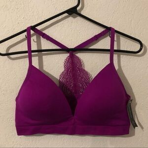 $30 NWT Ambrielle Everyday Seamless Lounge Bra